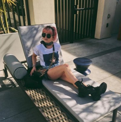 maisie jackson feet 6