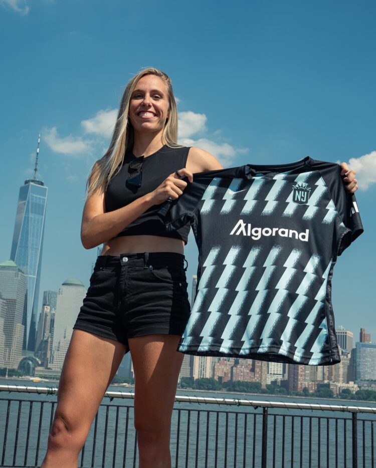 maitane lopez millan feet 4