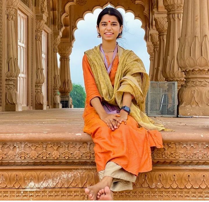 maithili thakur feet 1