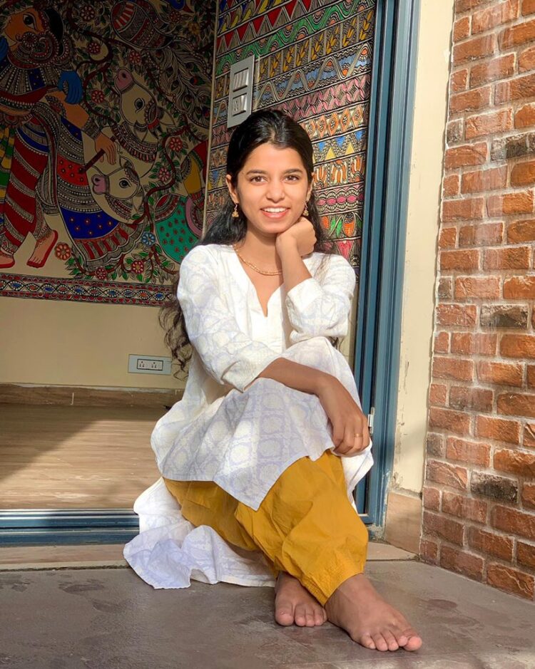 maithili thakur feet 3