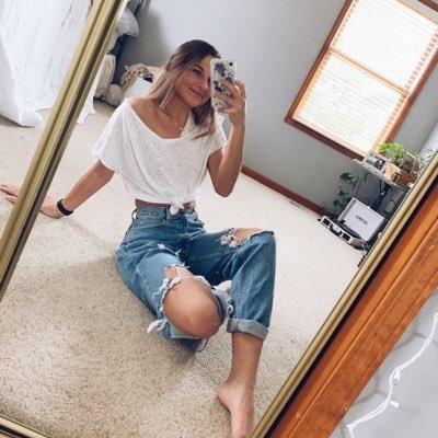 makaelee anne feet 5