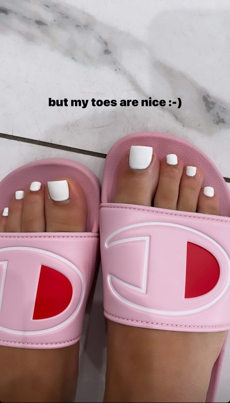 makayla london feet 5