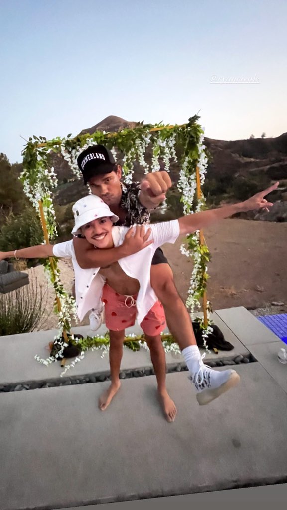 makena lautner feet 4