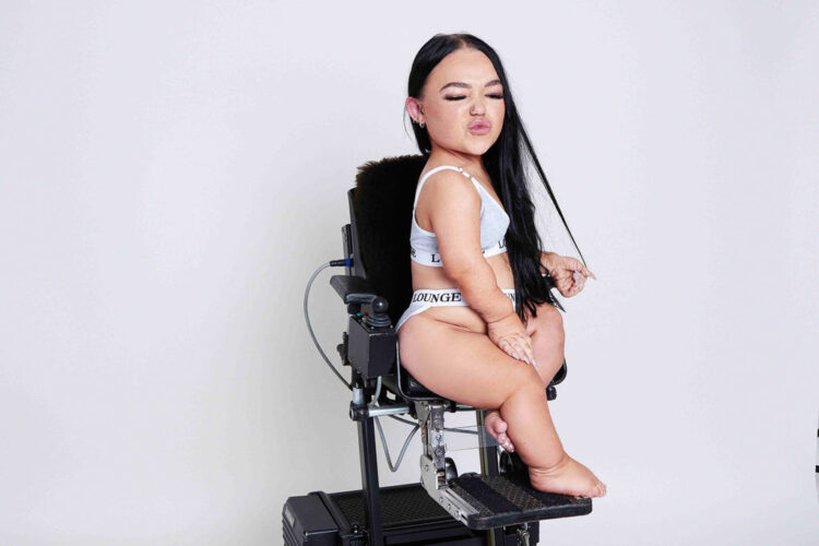 makeupjunkieg feet 2