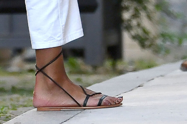 malia obama feet 3