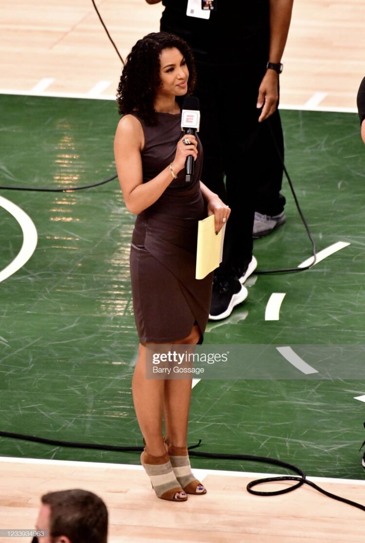 malika andrews feet 1