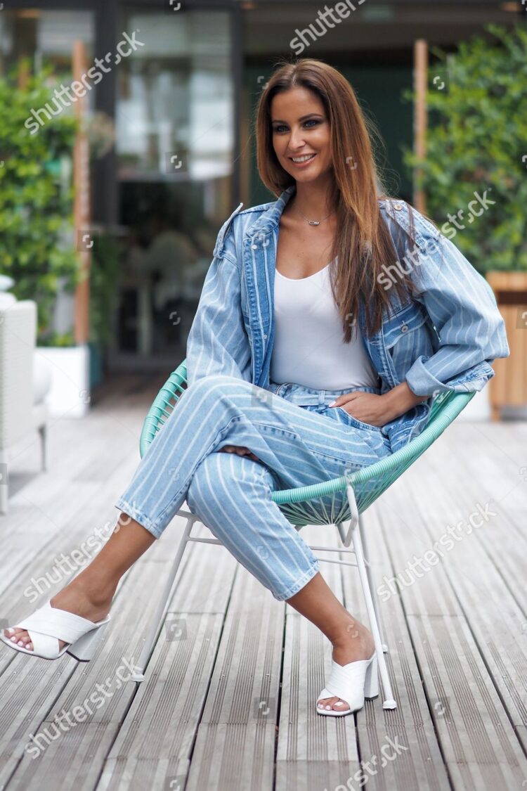 malika menard feet 4