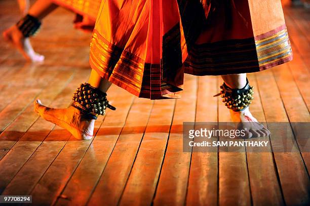 mallika sarabhai feet 1