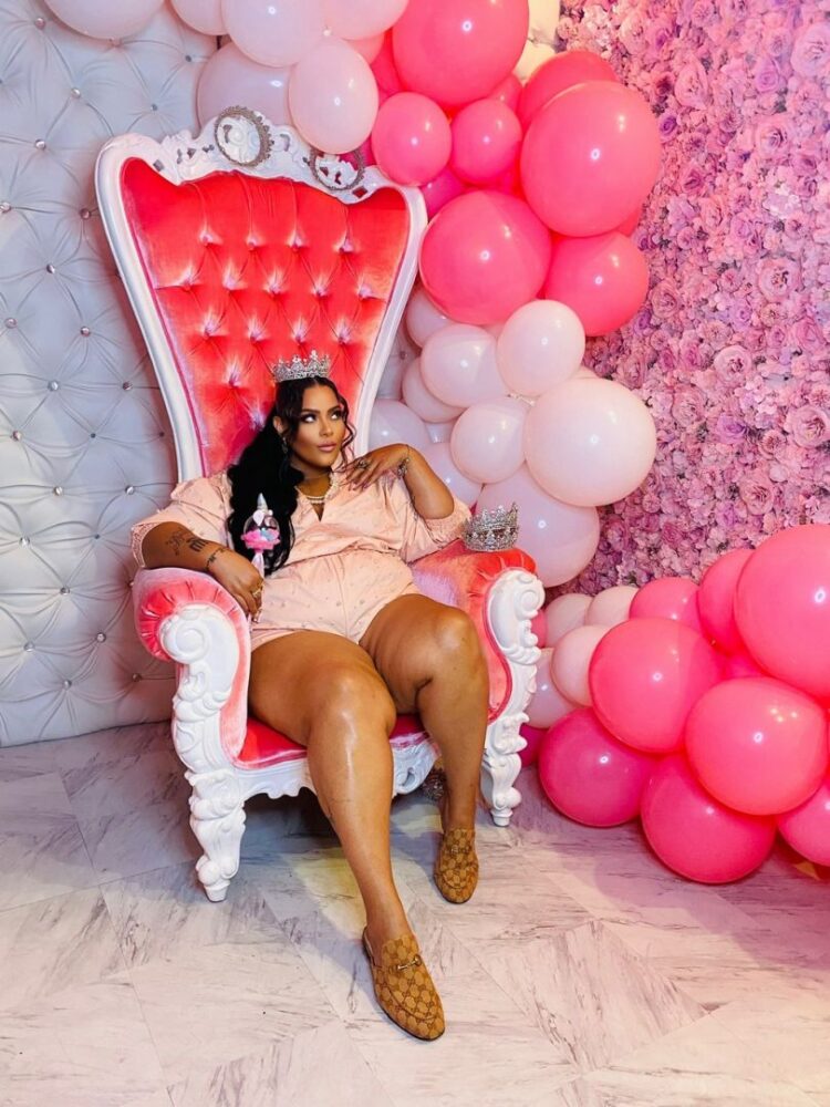 mallory small feet 4