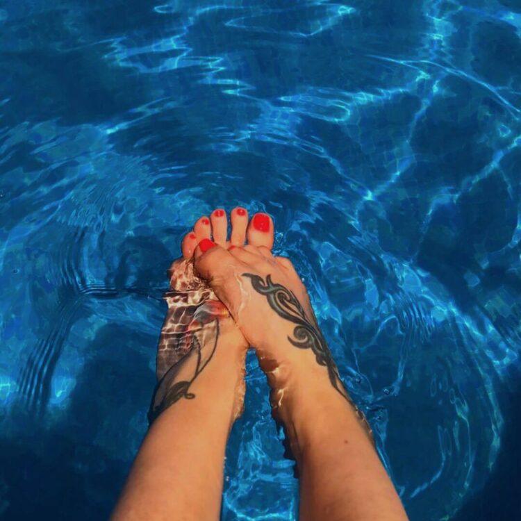 malu feet 1