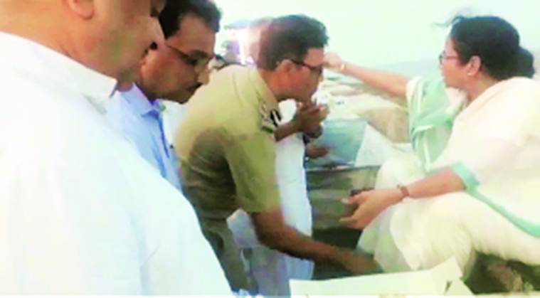 mamata banerjee feet 2