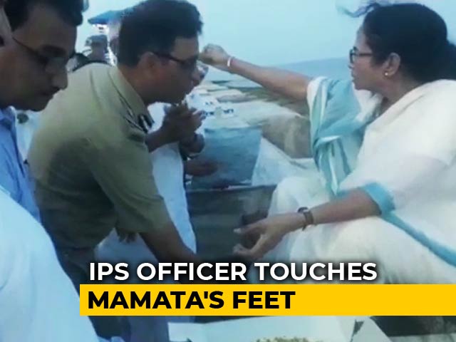 mamata banerjee feet