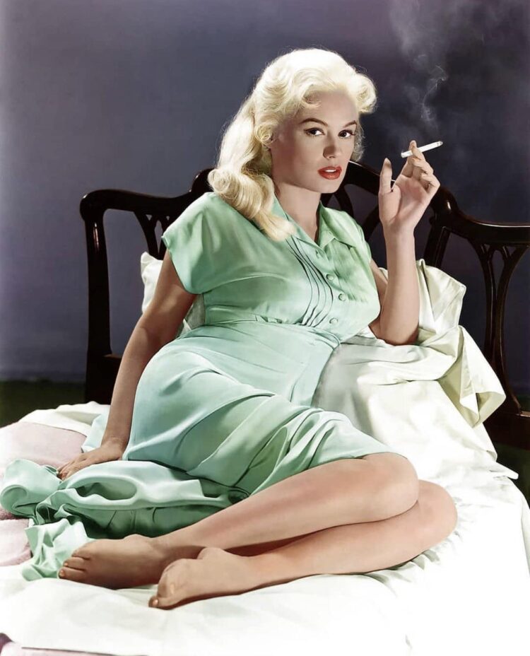 mamie van doren feet