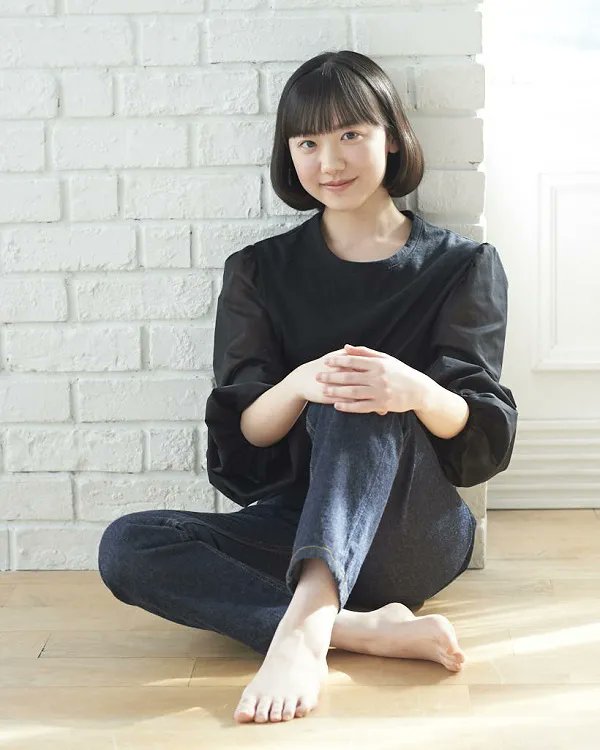 mana ashida feet
