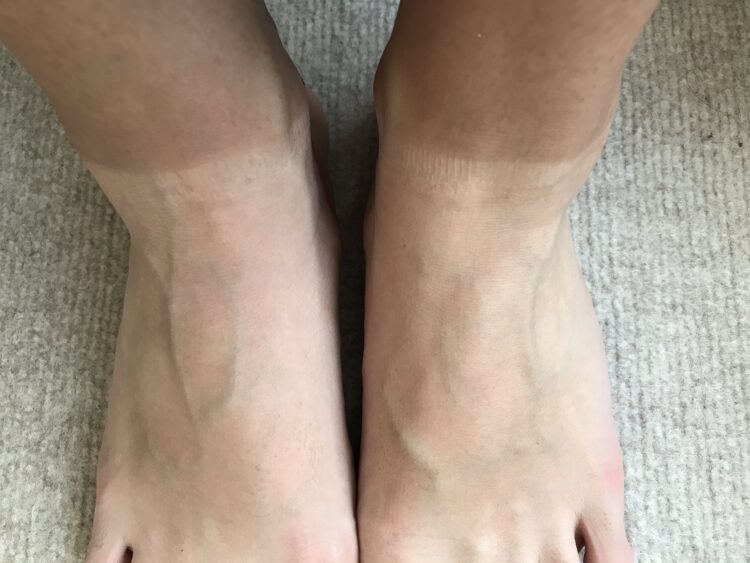 mana iwabuchi feet 1