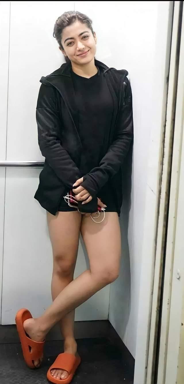 mandana ansari feet 4