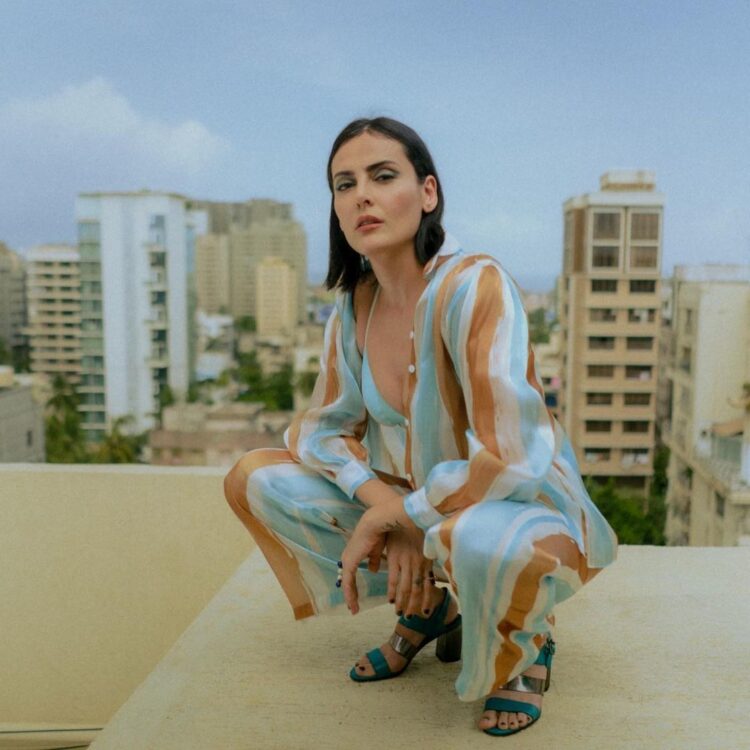 mandana karimi feet 1