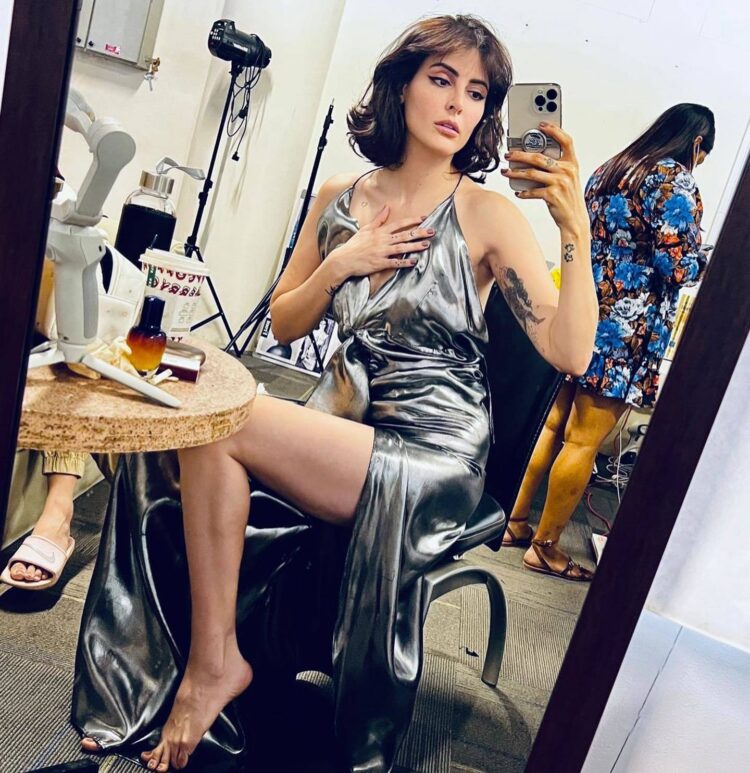 mandana karimi feet 4