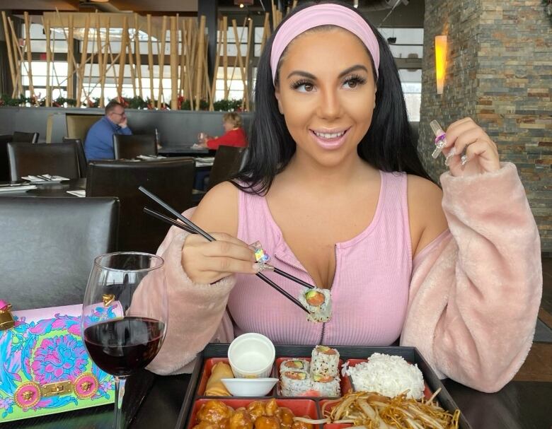 mandia nantsios feet 5