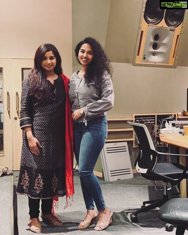 manisha eerabathini feet 5