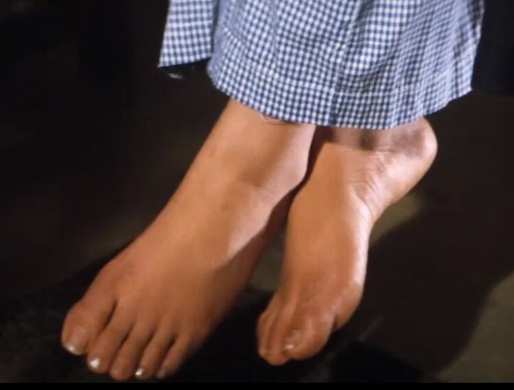 manisha koirala feet