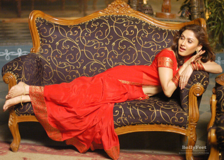 manjari fadnnis feet 5