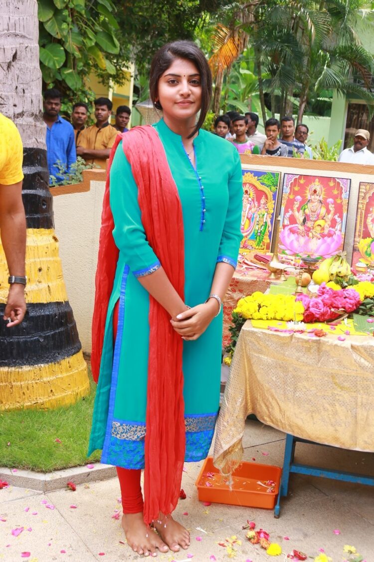 manjima mohan feet 4