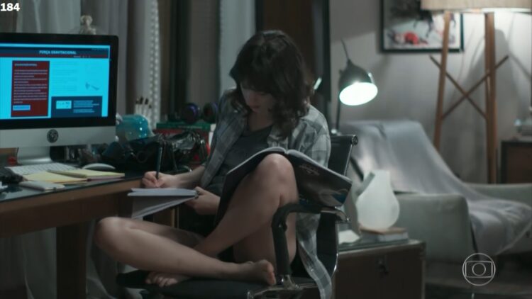 manoela aliperti feet 5