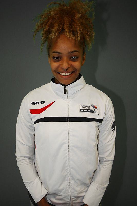 manon valentino feet 4