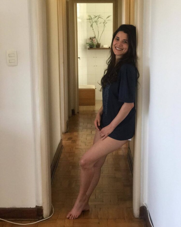 manuela do monte feet 1