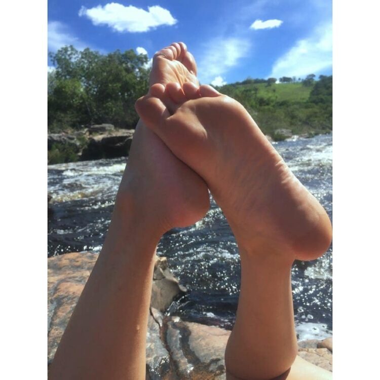 manuela do monte feet