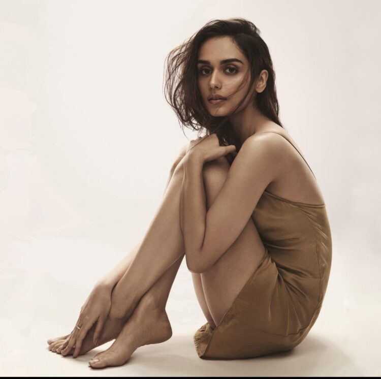 manushi chhillar feet 3