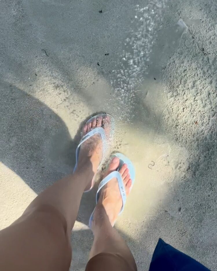 manushi chhillar feet 5