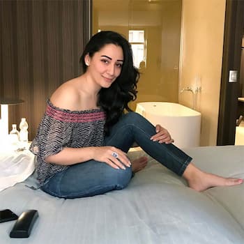 manyata dutt feet 3