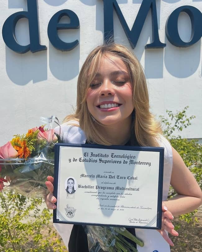 marcela del toro feet 4