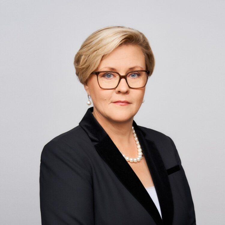 maret maripuu feet 4