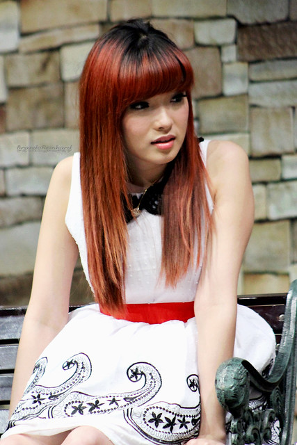 margareth angelina feet