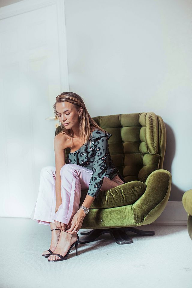 margaux dietz feet 5