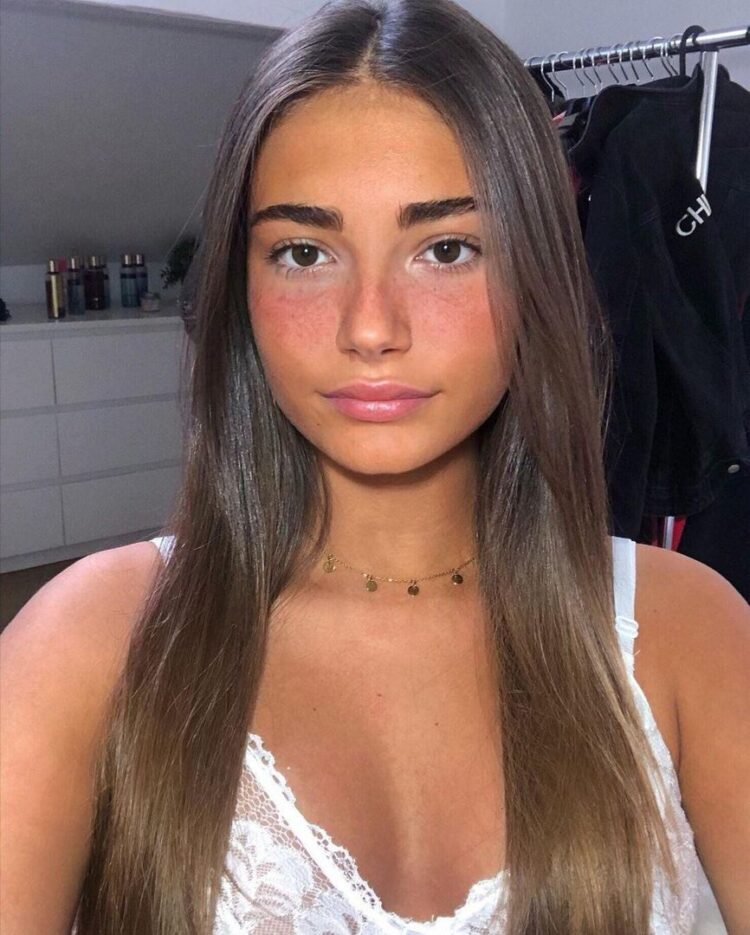 margot sustrac feet 2