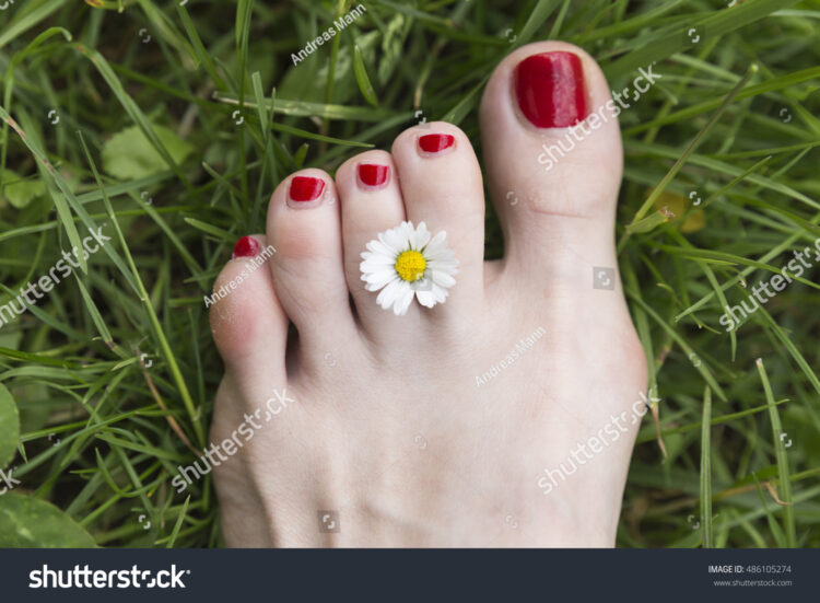 marguerite long feet 4