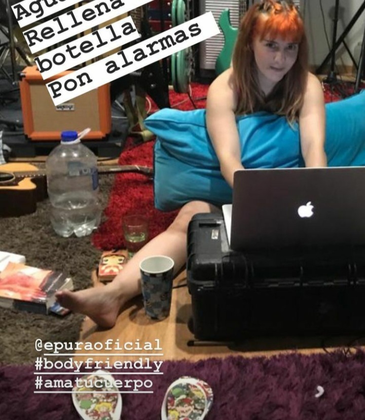 maria barracuda feet 4