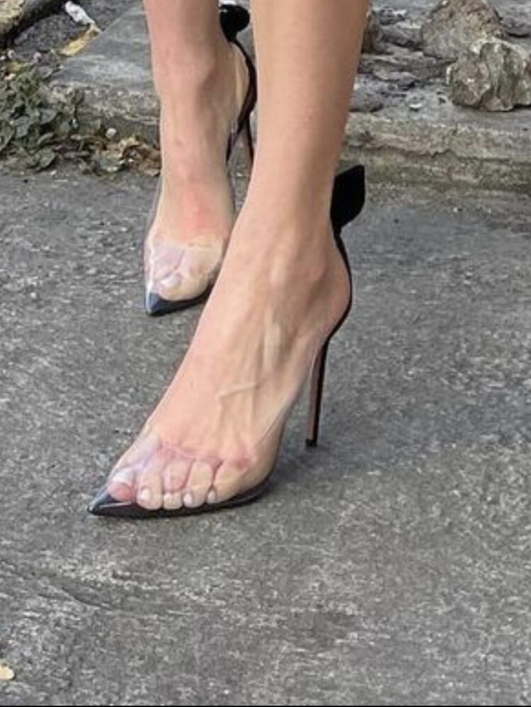 maria del mar feet 6