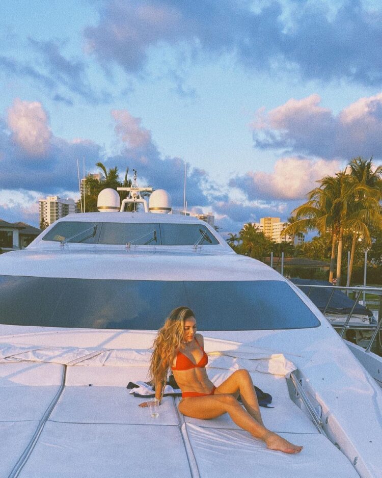 maria del pilar feet 4