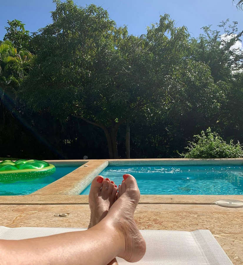 maria elena salinas feet 3