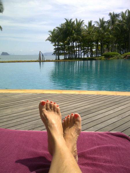 maria elena salinas feet