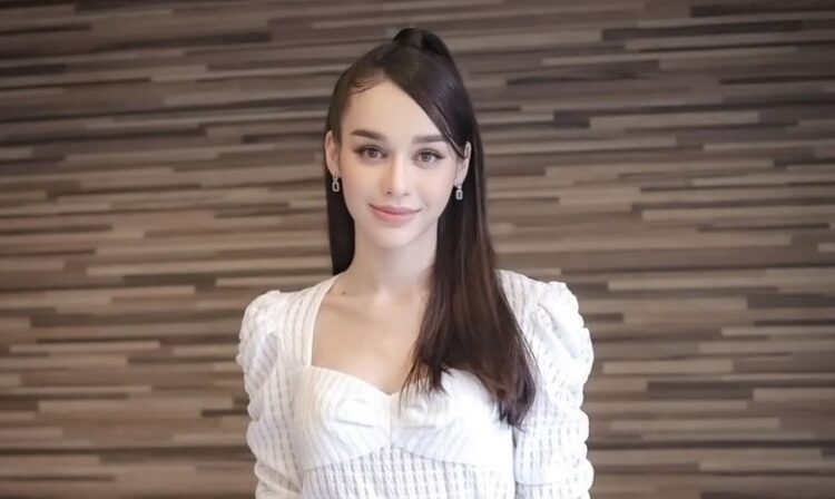 maria hoerschler feet 4