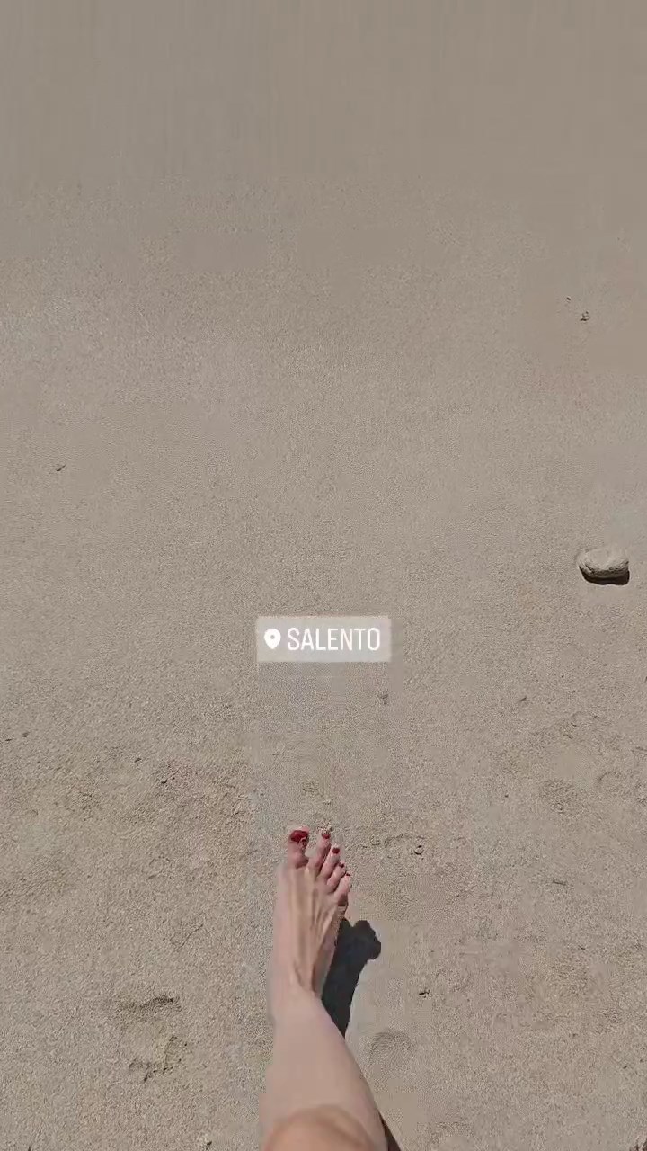 maria luisa de crescenzo feet