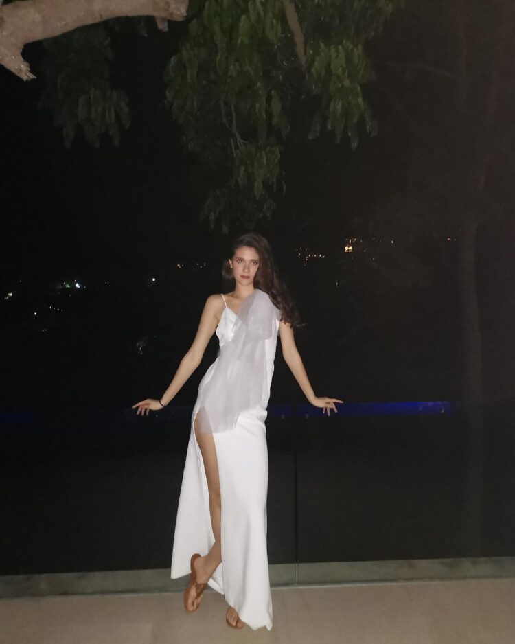 maria poonlertlarp feet 6