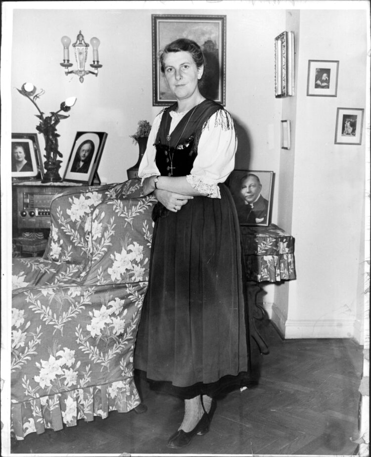 maria von trapp feet scaled