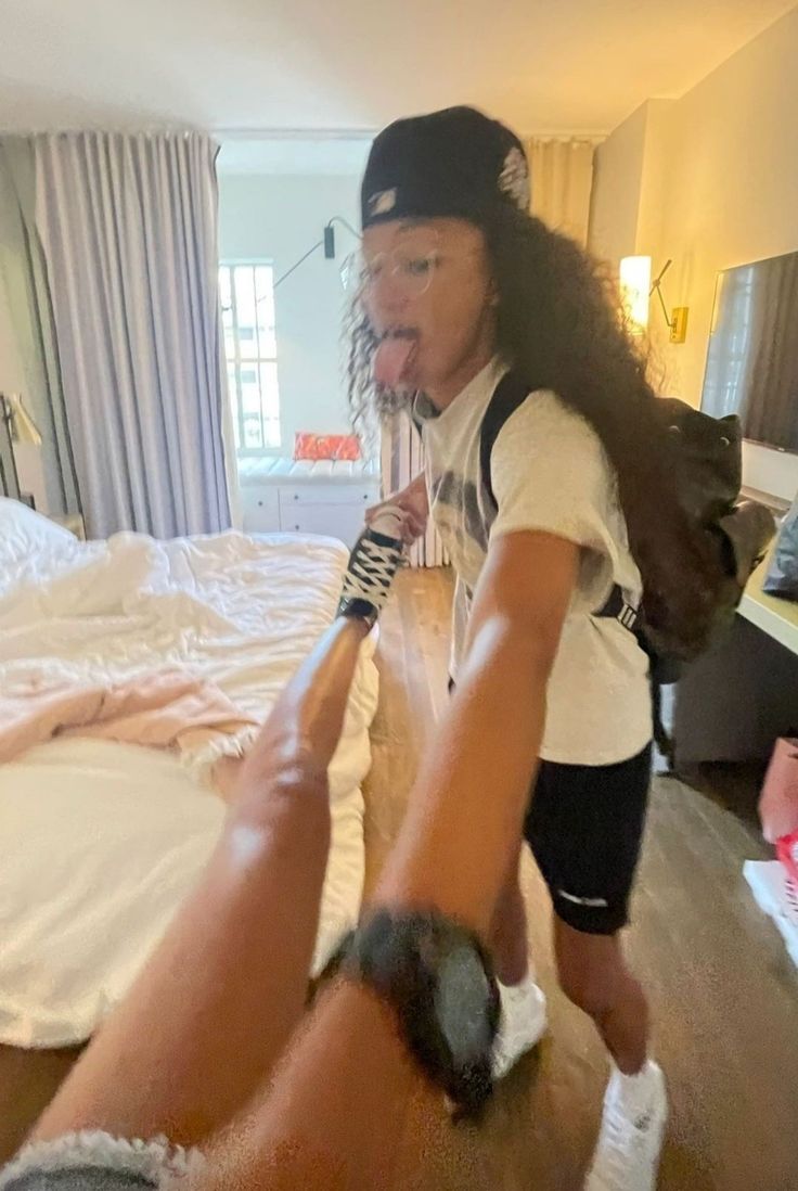 mariah linney feet 5